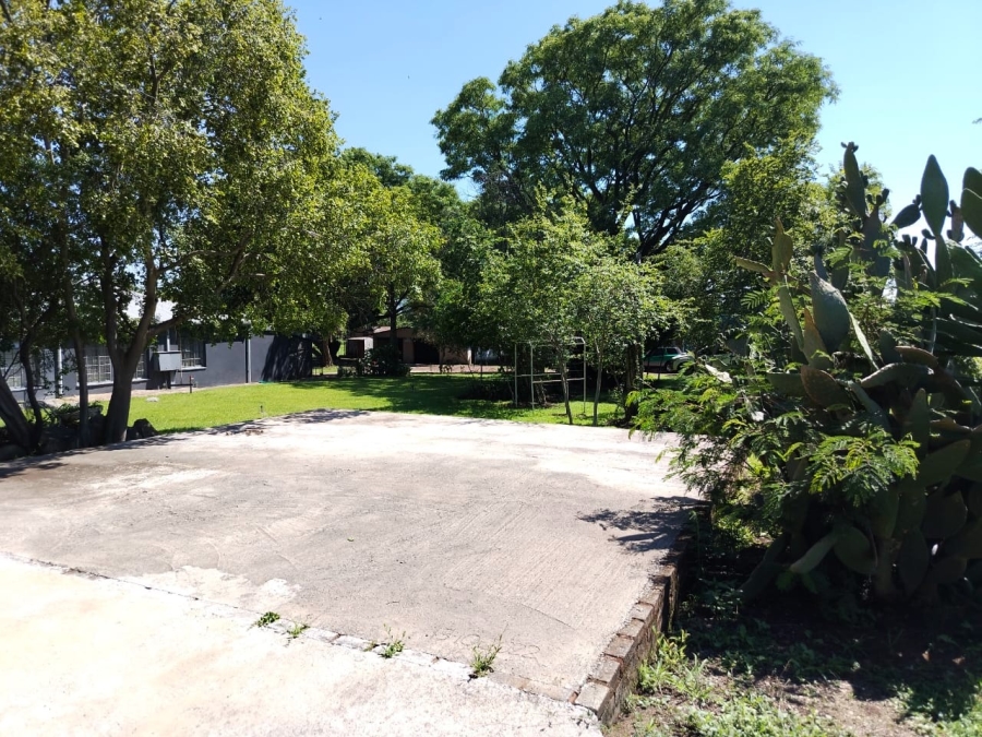 Commercial Property for Sale in Krokodildrift A H North West